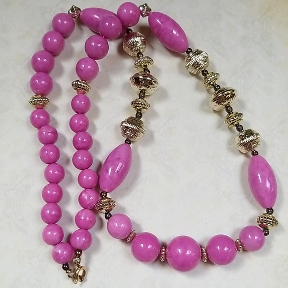 Vintage 1960s Mid Century Lilac Acrylic Beaded Gold Tone Necklace - Picture 7 of 10